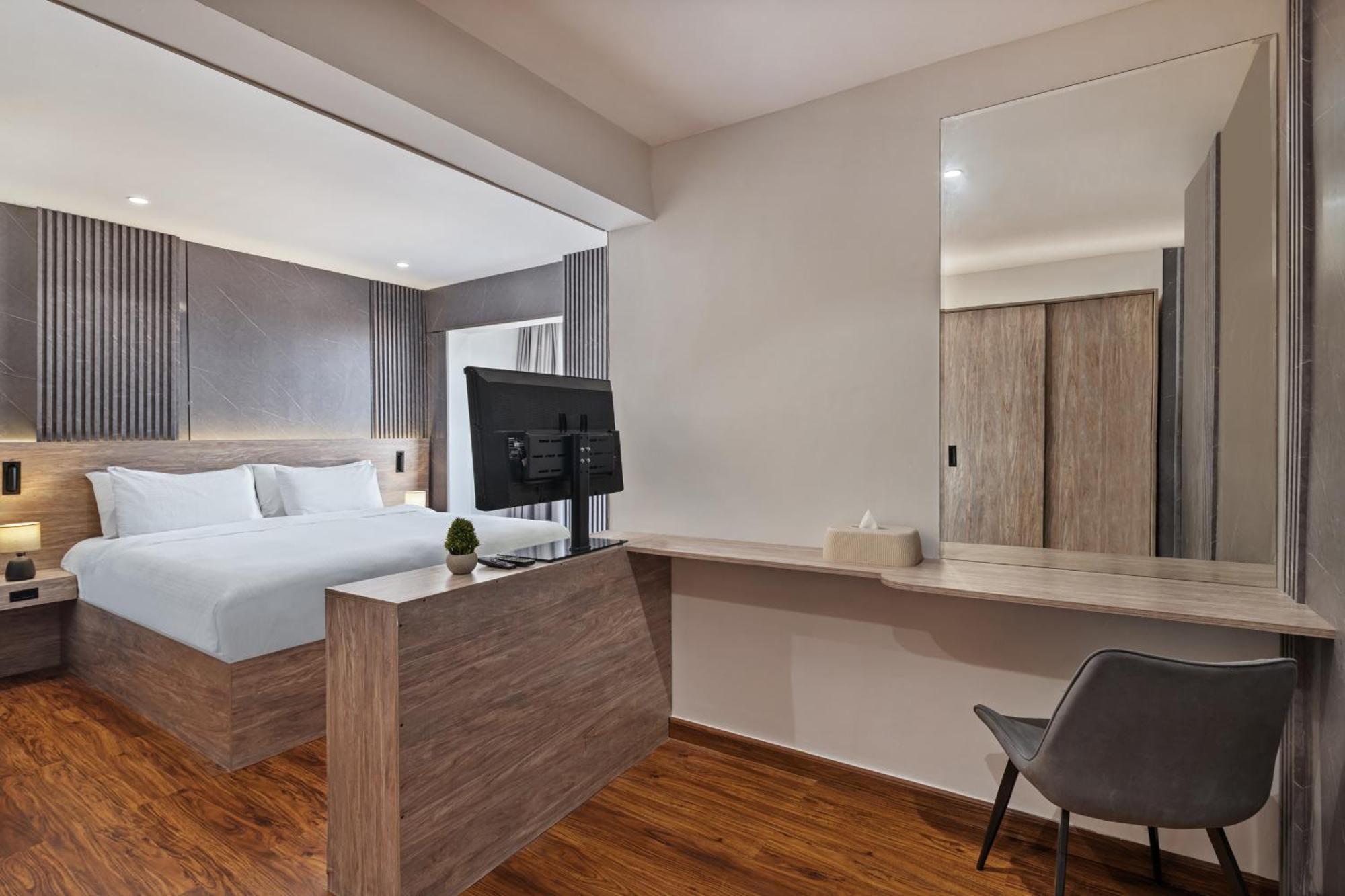 Regency Deluxe King Hotel